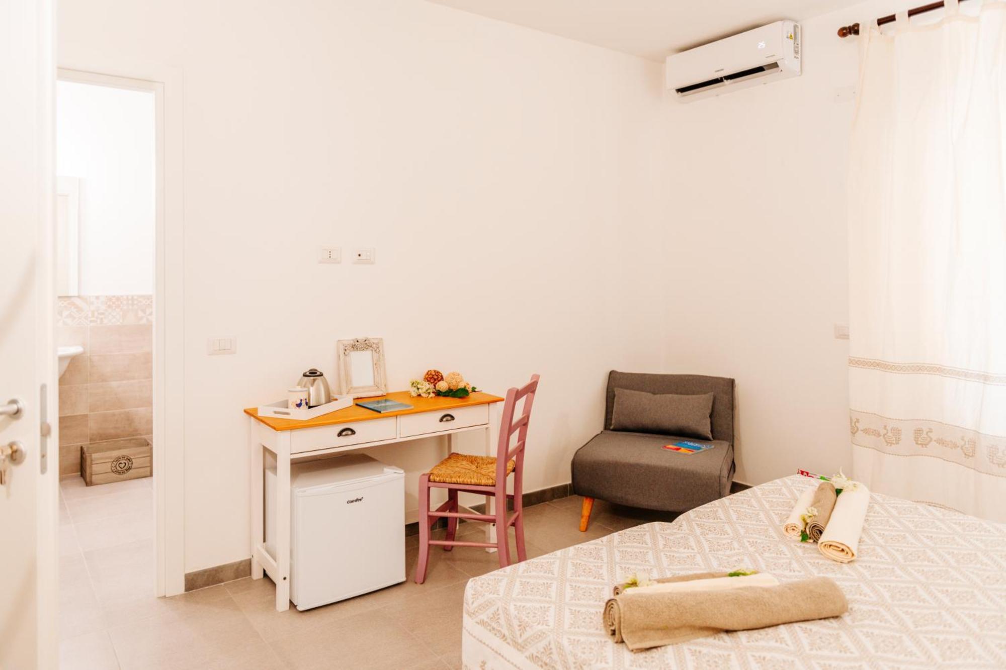 Domo Mediterranea Affittacamere-Guest House Sant'Antioco Ngoại thất bức ảnh