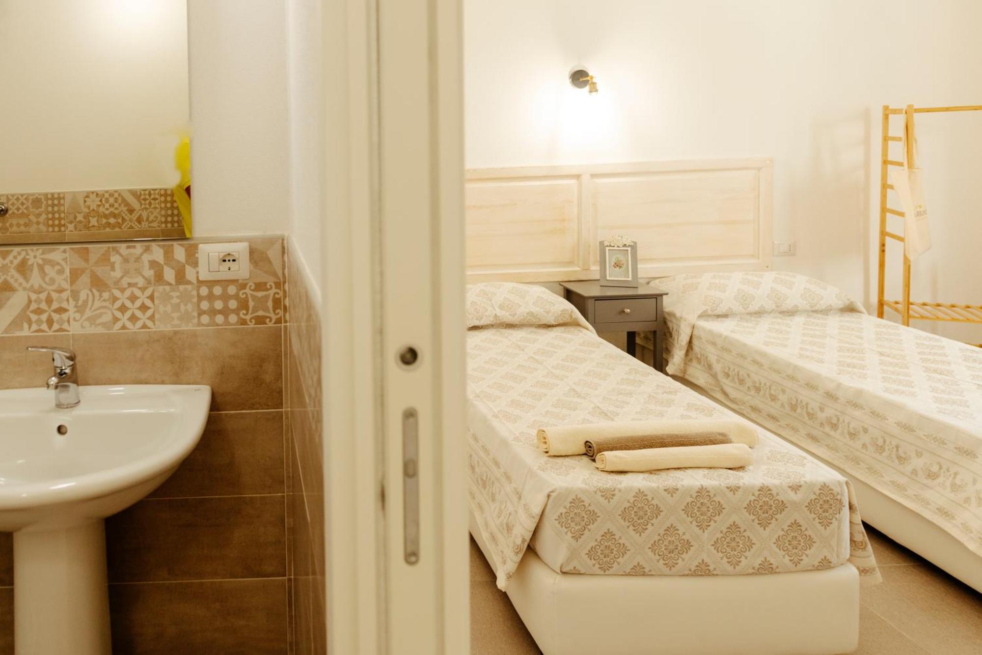 Domo Mediterranea Affittacamere-Guest House Sant'Antioco Ngoại thất bức ảnh